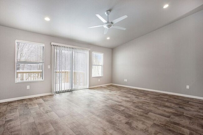 Building Photo - 17544 Silver Maple St