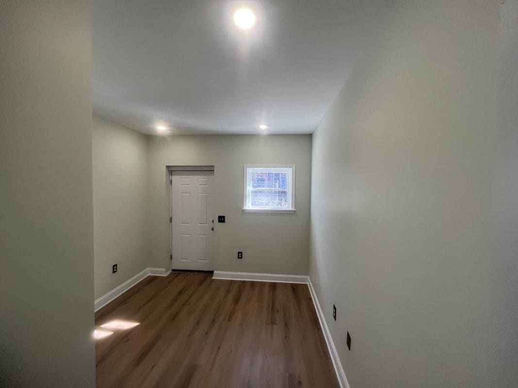 Building Photo - 6034 Walton Ave