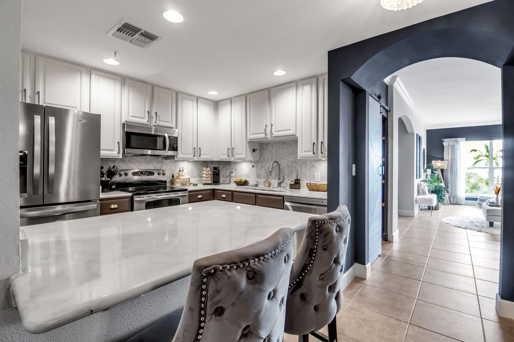 Building Photo - 808 3rd Ave W