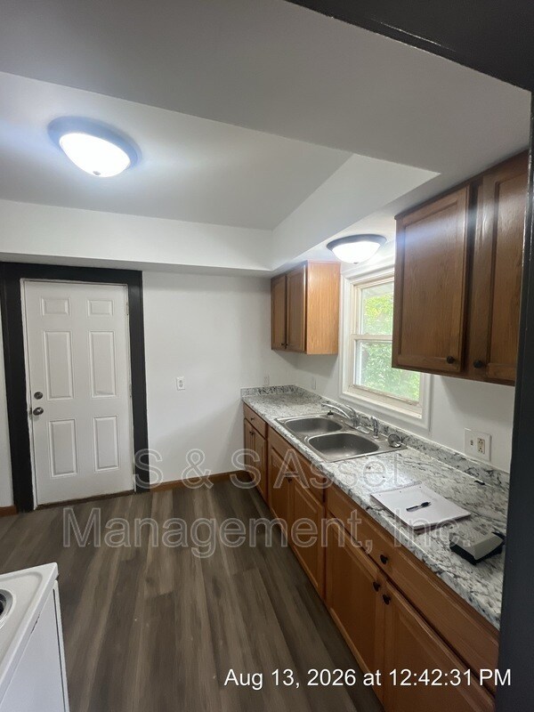 Building Photo - 1006 Mahlon St