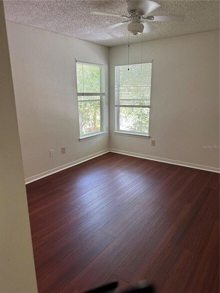 Building Photo - 2516 Grassy Point Dr