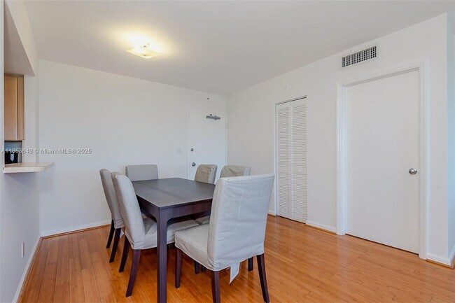 Building Photo - 5600 Collins Ave