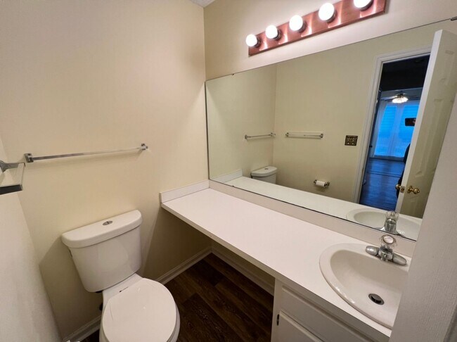 Building Photo - 3105 Verdugo Dr
