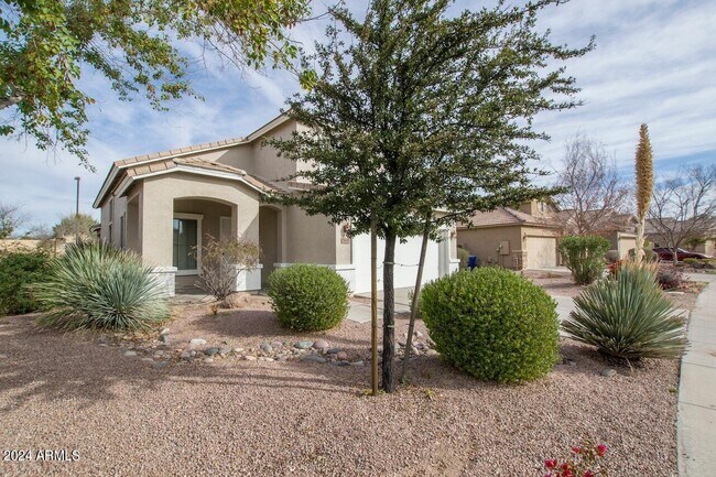 Building Photo - 3690 E Janelle Ct