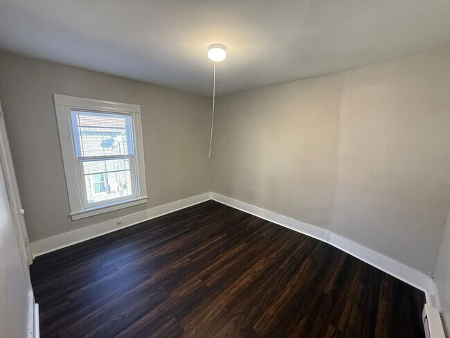 Building Photo - 45 Aspen St