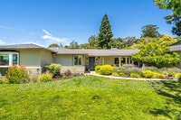 Building Photo - 714 Glenside Cir