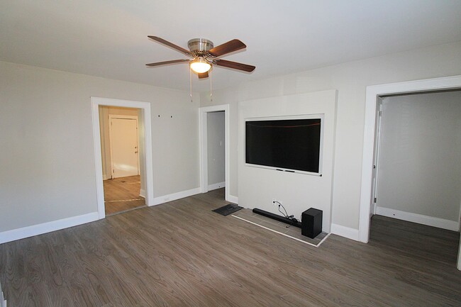 Building Photo - Welcome to Your New Home in Enderly Park!