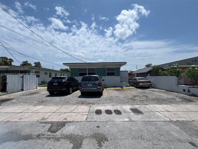 Building Photo - 2150 NW 24th St
