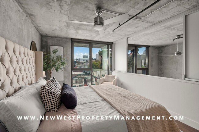 Building Photo - Spectacular Little Italy Loft at Doma, 2 Parking Spaces! Small Pet OK!