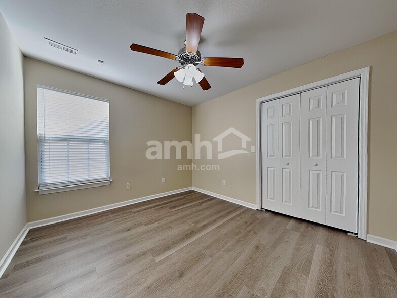 Building Photo - 10429 Kentwell Rd