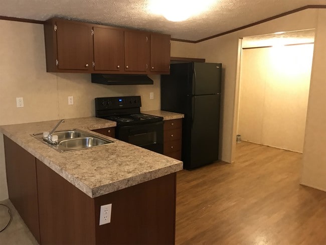 Building Photo - 21 Church Rd