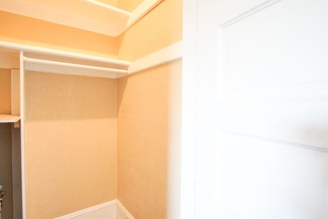 Building Photo - Beautiful and Spacious Studio in Fantastic Location Ready Mid-May!