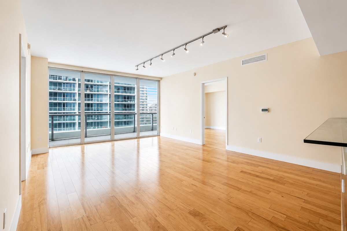 Building Photo - 475 Brickell Ave