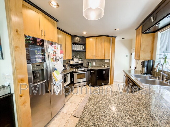 Building Photo - 2323 Bryan Ave