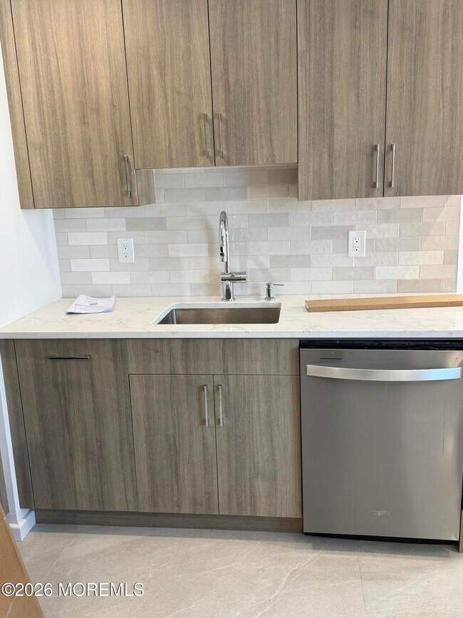 Building Photo - 474 Monmouth Rd