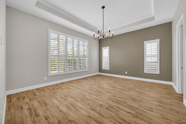 Building Photo - 4720 SW Ardsley Dr