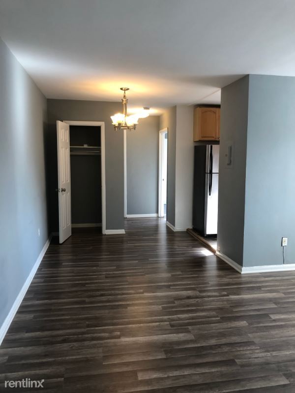 Building Photo - 1 br, 1 bath Condo - 2846 E Annandale Rd 3...