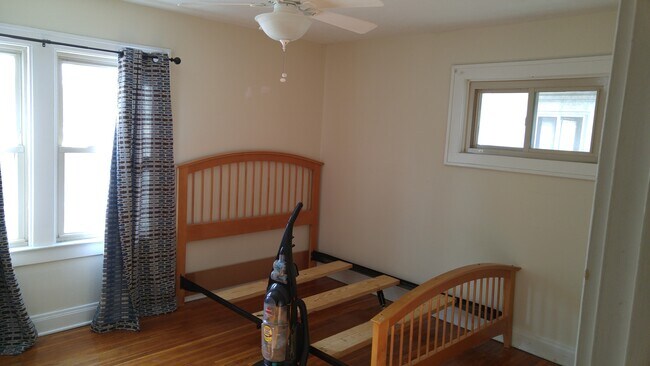 Building Photo - 160 Olentangy St