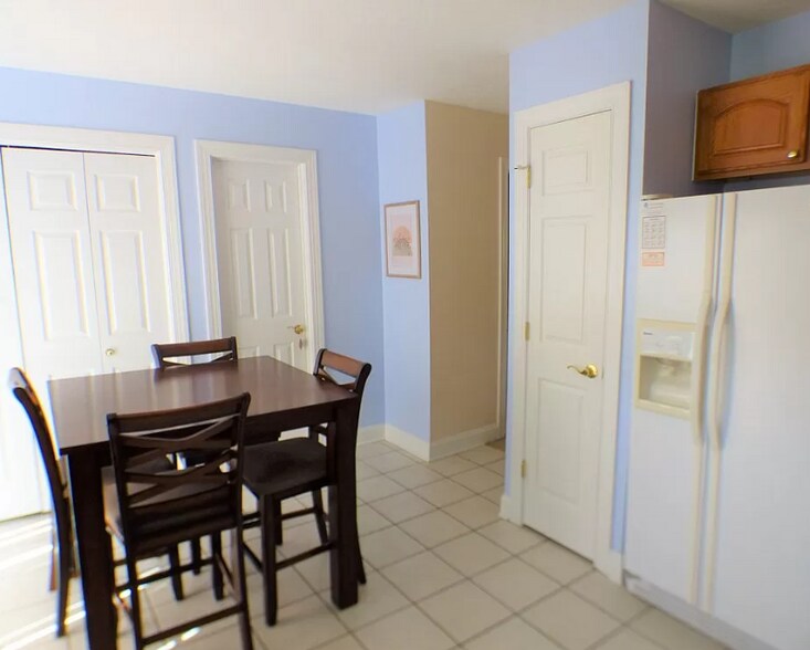 Building Photo - 2 2nd St