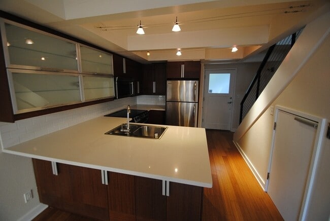 Building Photo - 39 Etruria St