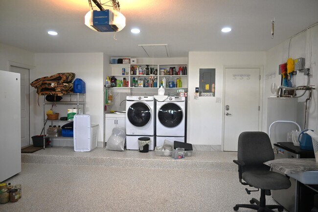 Building Photo - 9746 Lancaster Pl