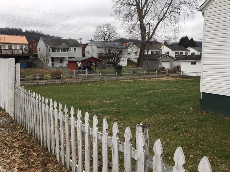 Building Photo - 3700 Washington Ave SE