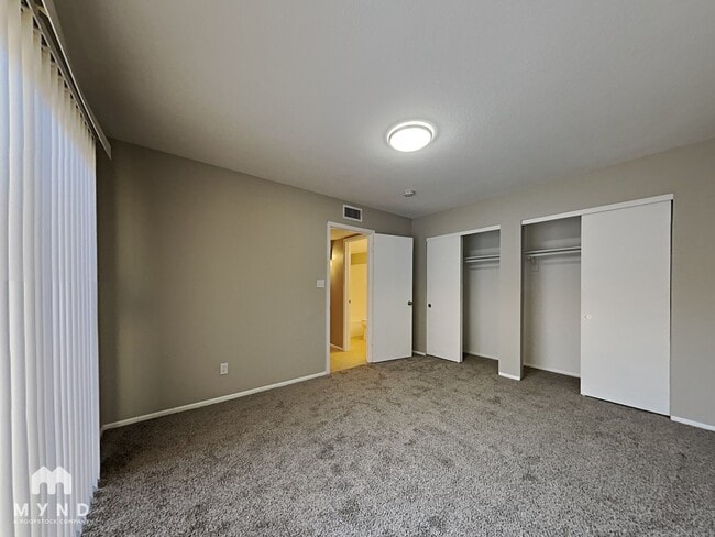 Building Photo - 16024 S Catalina St