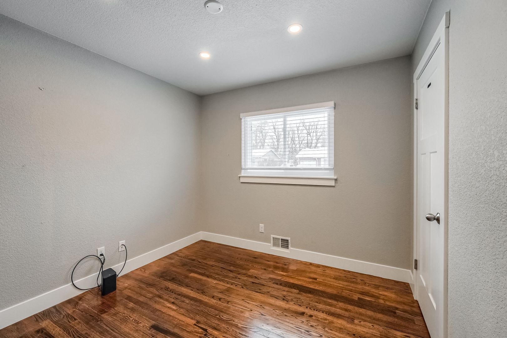 Building Photo - 6358 Brooks Dr