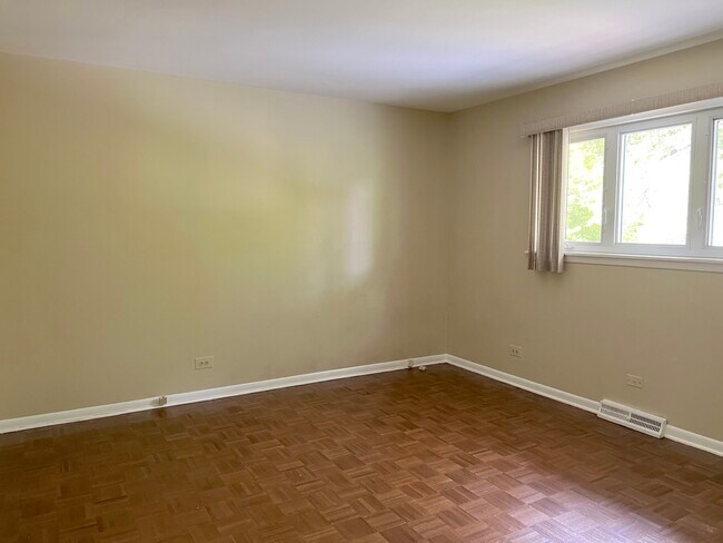 Building Photo - 2720 Kincaid Dr