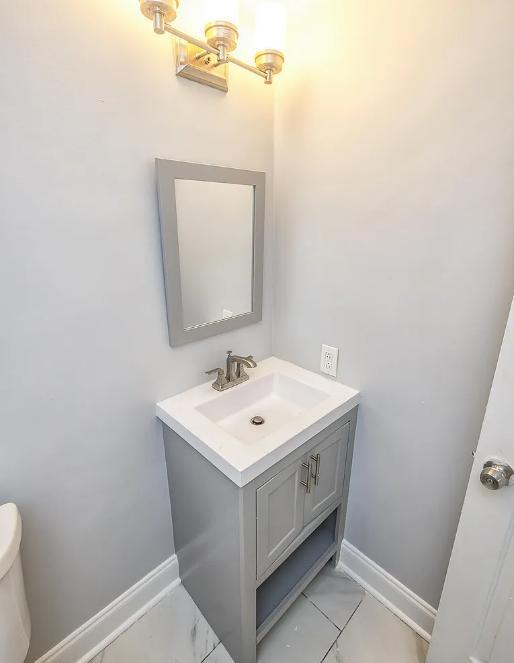 Building Photo - 609 Nixon St