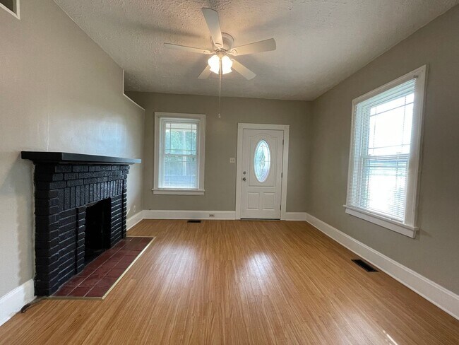 Building Photo - Where the city is your backyard! First Mon...