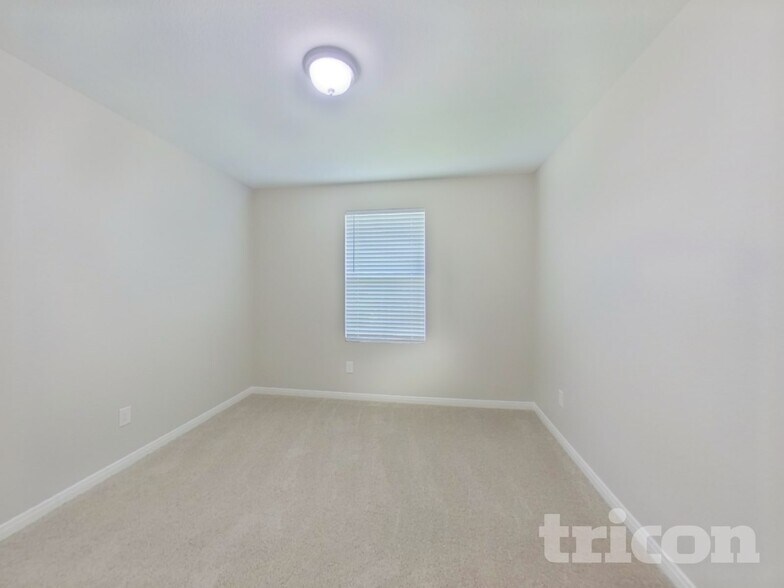 Building Photo - 10122 Cerritos dr