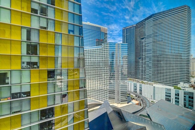 Building Photo - Veer Towers 2010E- Stunning Strip/City Views from this 1bd/1ba, Fully Furnished Residence
