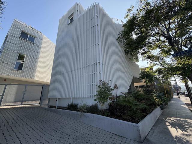 Building Photo - 961 Towne Ave