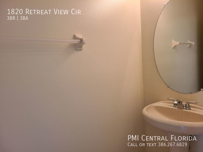 Building Photo - 1820 Retreat View Cir