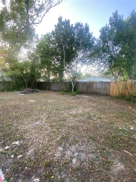 Building Photo - 7020 Baywood Dr