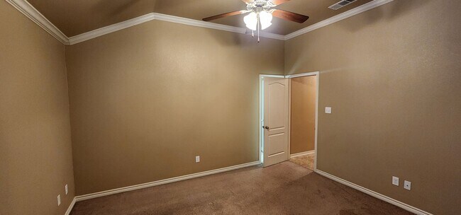 Building Photo - Beautiful 2 bed/2 bath near Clear Creek gate Available 8/13