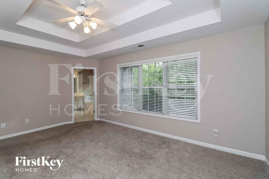 Building Photo - 729 Tall Oaks Dr