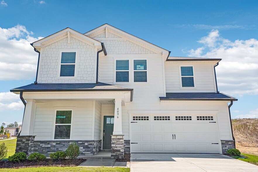 Building Photo - 4096 Rosebush Dr