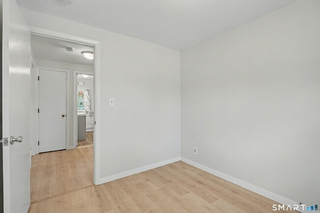 Building Photo - 41 Sunnybrook Bend