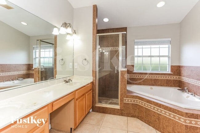 Building Photo - 247 Ridgewick Dr S