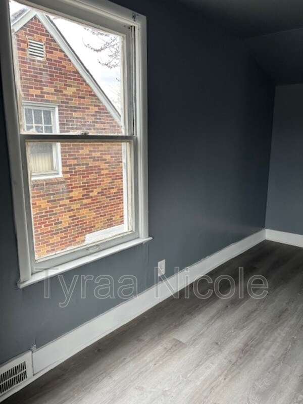 Building Photo - 14461 Lappin St