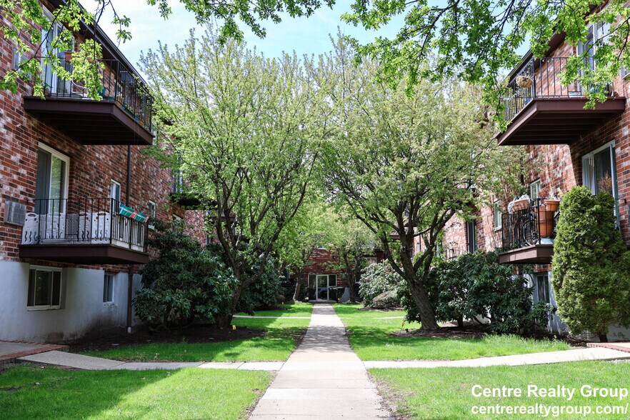 Building Photo - 14 Bryon Rd