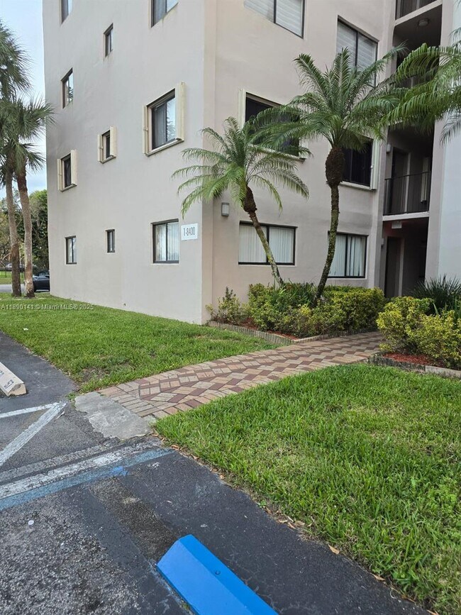 Building Photo - 8400 SW 133rd Avenue Rd