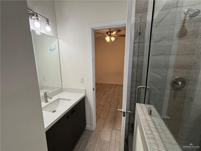 Building Photo - 212 Lauryn Dr