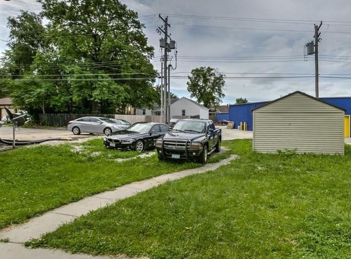 Building Photo - 4821 Walker Ave