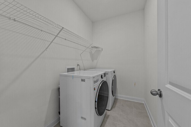 Building Photo - 824 Summit Crest Ct