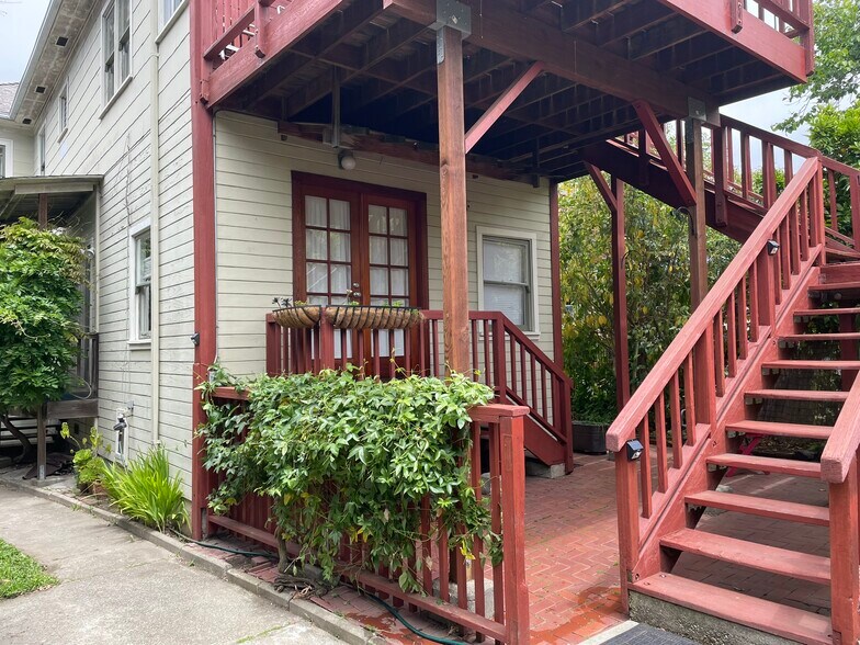 Building Photo - 1910 Virginia St