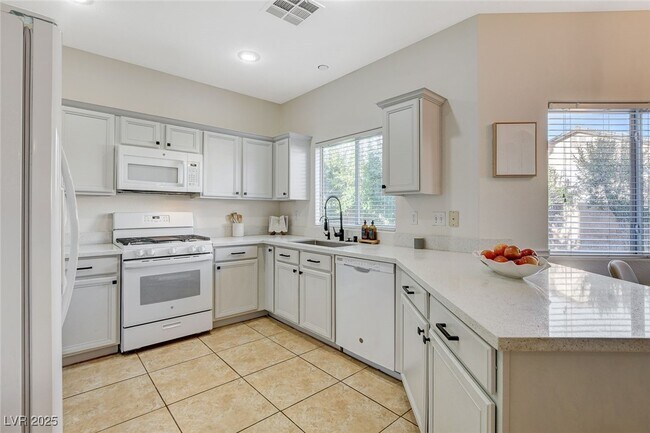 Building Photo - 10988 Salernes St