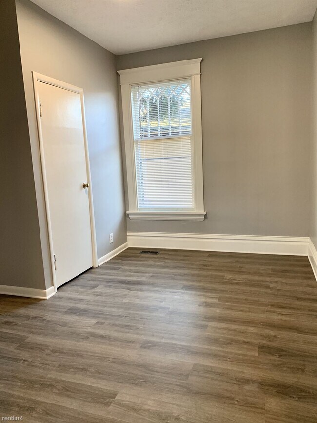 Building Photo - 2 br, 1 bath Duplex - 2530 West Gardner Av...